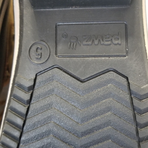 PAWZ Gina Cold Winter Boots, Size 5 kids - Picture 8 of 8